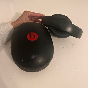 Beats Studio3 Wireless Noise Cancelling Headphones- Matte Black